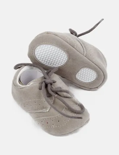 Baby Zapato gris acordonado