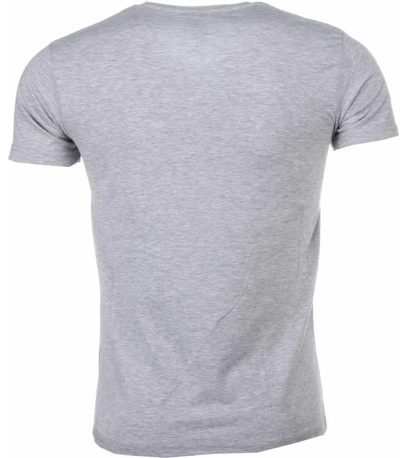 Camisetas - Pele - Gris